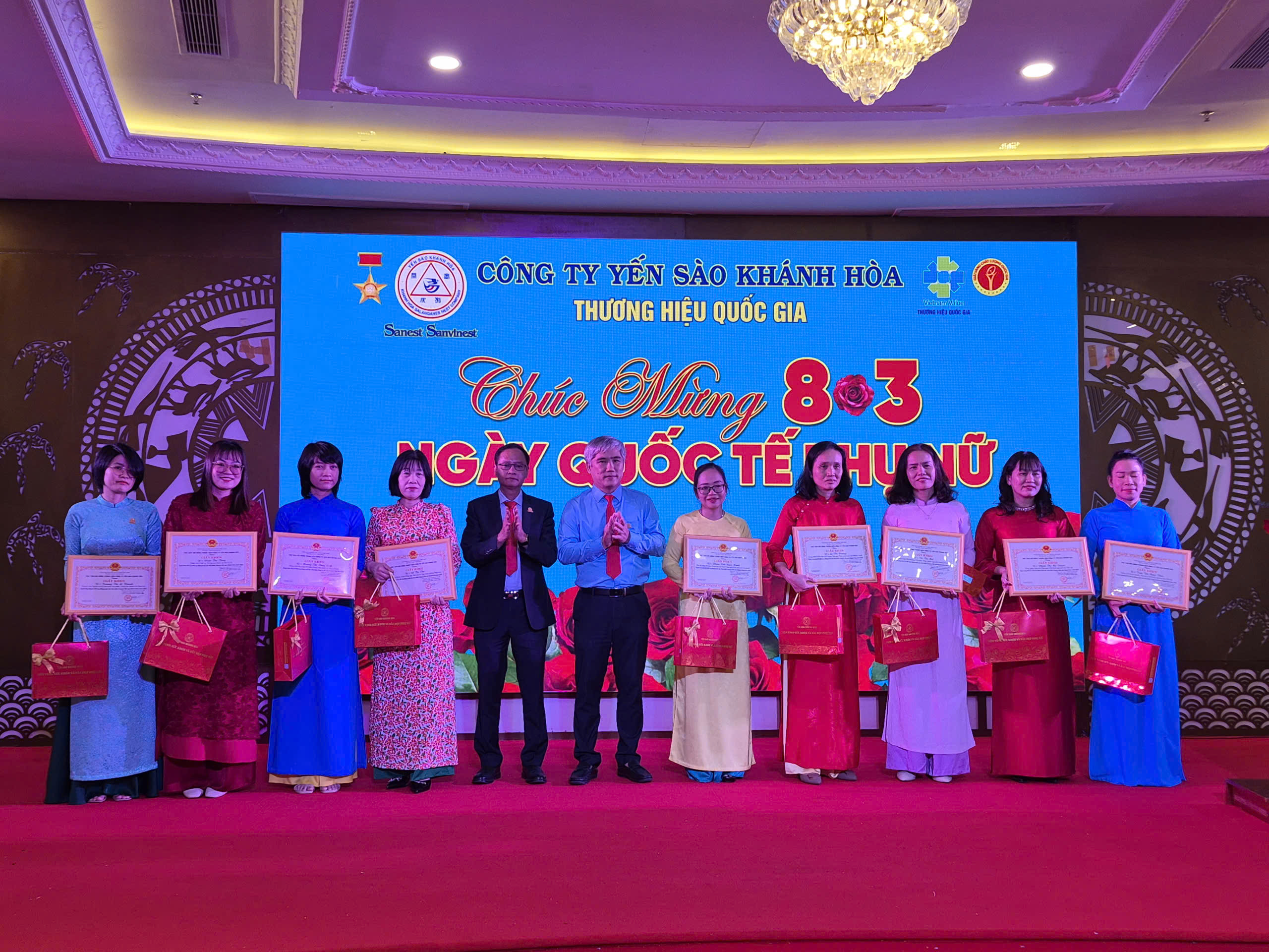 Công ty Yến Sào Khánh Hòa tôn vinh nữ lao động  - Ảnh 3.