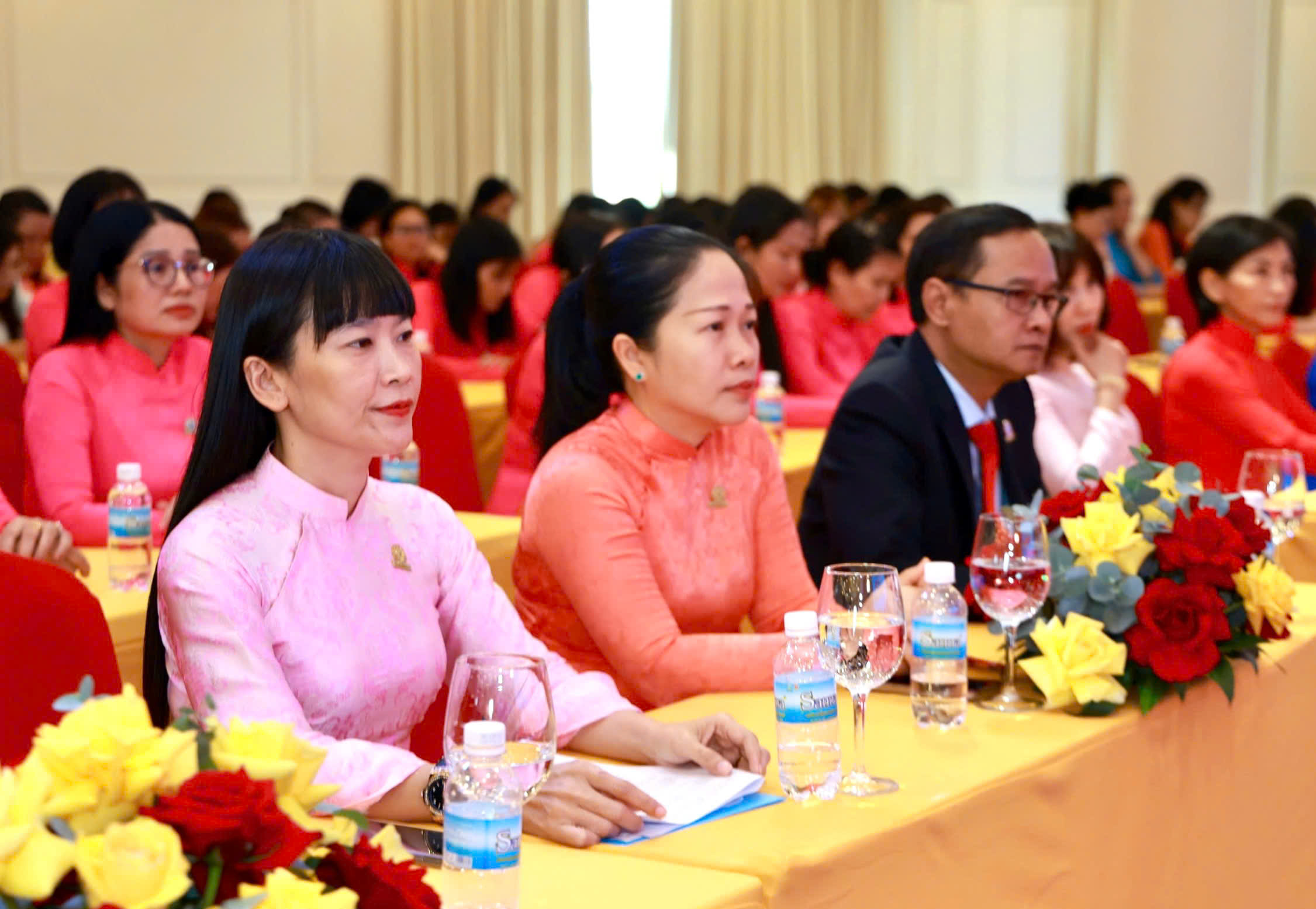 Công ty Yến Sào Khánh Hòa tôn vinh nữ lao động  - Ảnh 6.