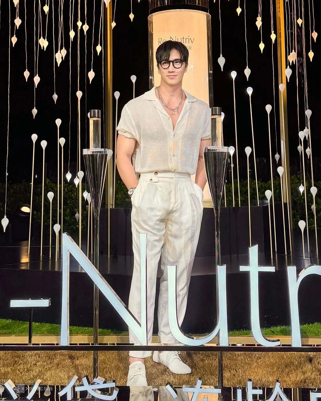 Hình thể như thanh niên của người mẫu 60 tuổi - 12