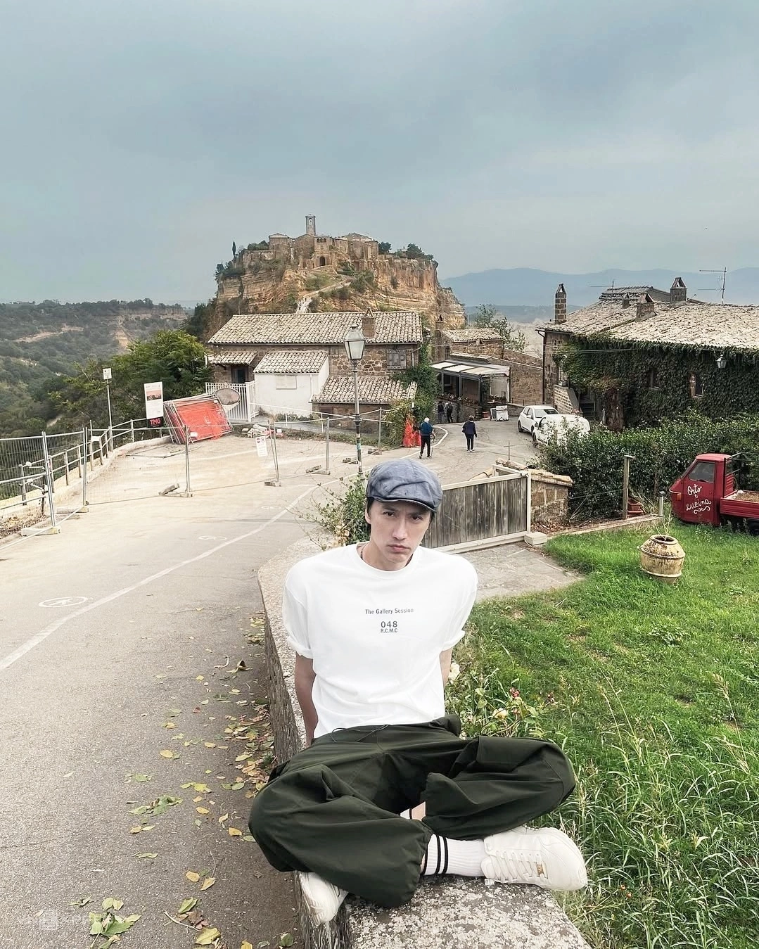 Hình thể như thanh niên của người mẫu 60 tuổi - 14