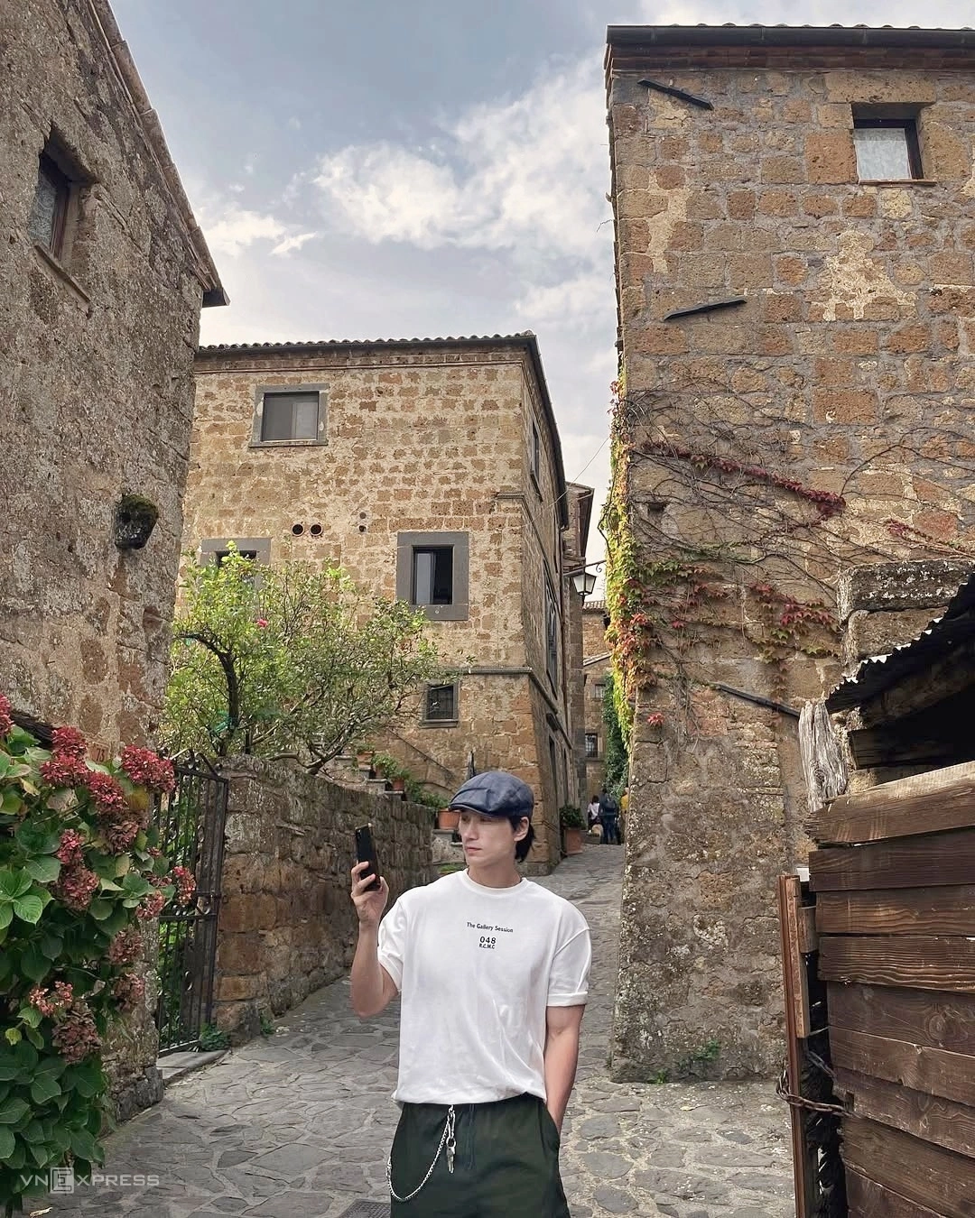 Hình thể như thanh niên của người mẫu 60 tuổi - 15