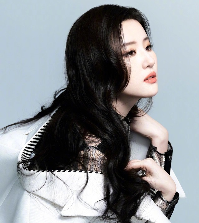 Già trước tuổi lại được khen nức nở, thế gian có đúng 1 người: Visual mỹ mạo tuyệt trần, chữ sang in hẳn trên mặt- Ảnh 7.