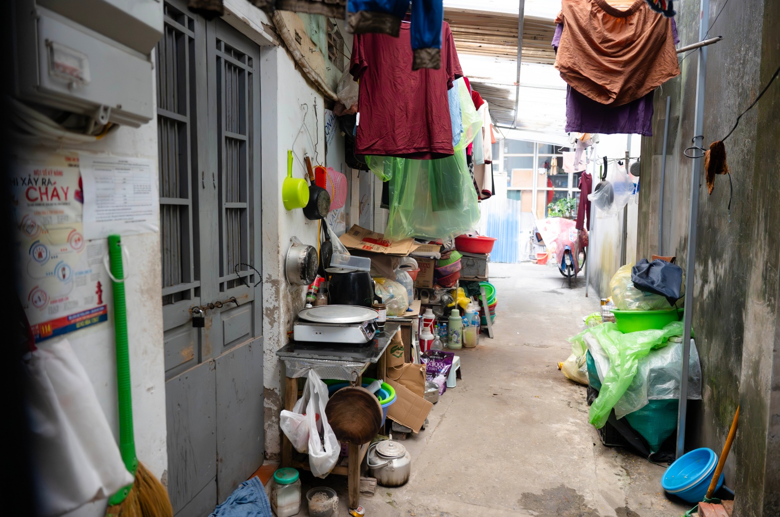 Có một xóm ở Hà Nội, nơi phụ nữ đếm thời gian bằng những ca lọc máu- Ảnh 4.