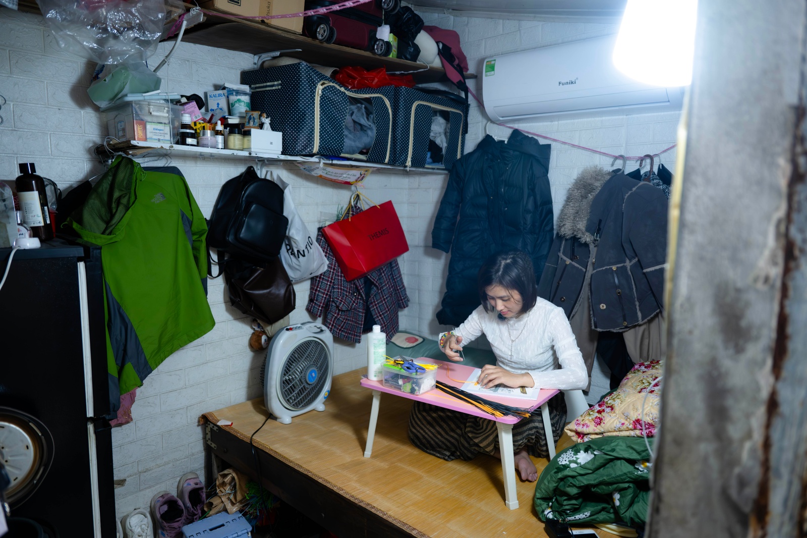 Có một xóm ở Hà Nội, nơi phụ nữ đếm thời gian bằng những ca lọc máu- Ảnh 7.