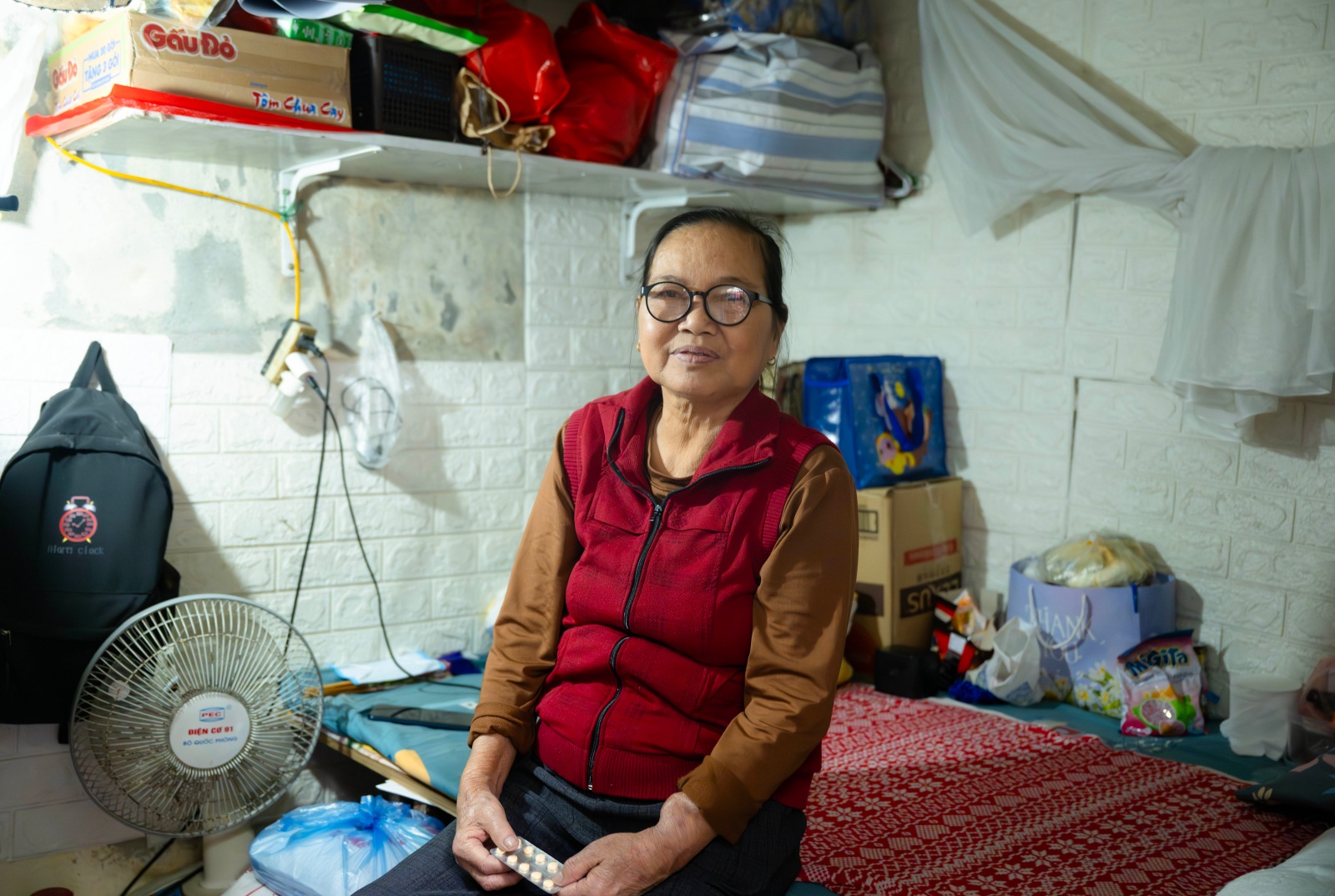 Có một xóm ở Hà Nội, nơi phụ nữ đếm thời gian bằng những ca lọc máu- Ảnh 10.