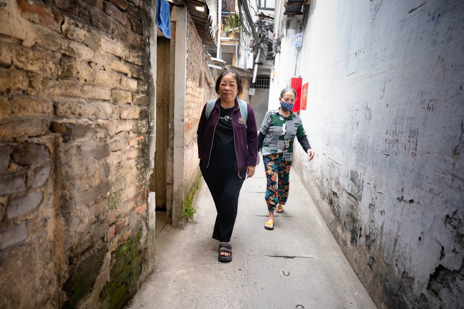 Có một xóm ở Hà Nội, nơi phụ nữ đếm thời gian bằng những ca lọc máu- Ảnh 15.