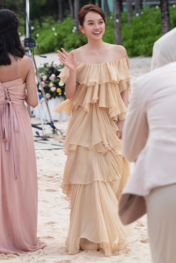 Mỹ nhân Việt cao 1m50 được đề cử 100 gương mặt đẹp nhất thế giới là ai? - 11