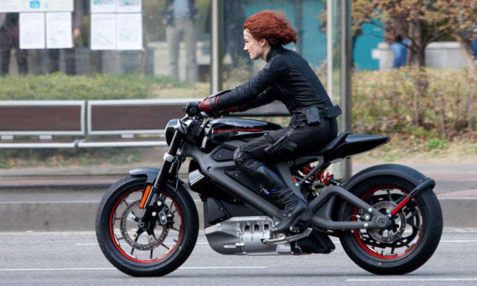 Lezito trong một cảnh đóng thế trong bộ phim Black Widow. Ảnh: Sarah Lezito