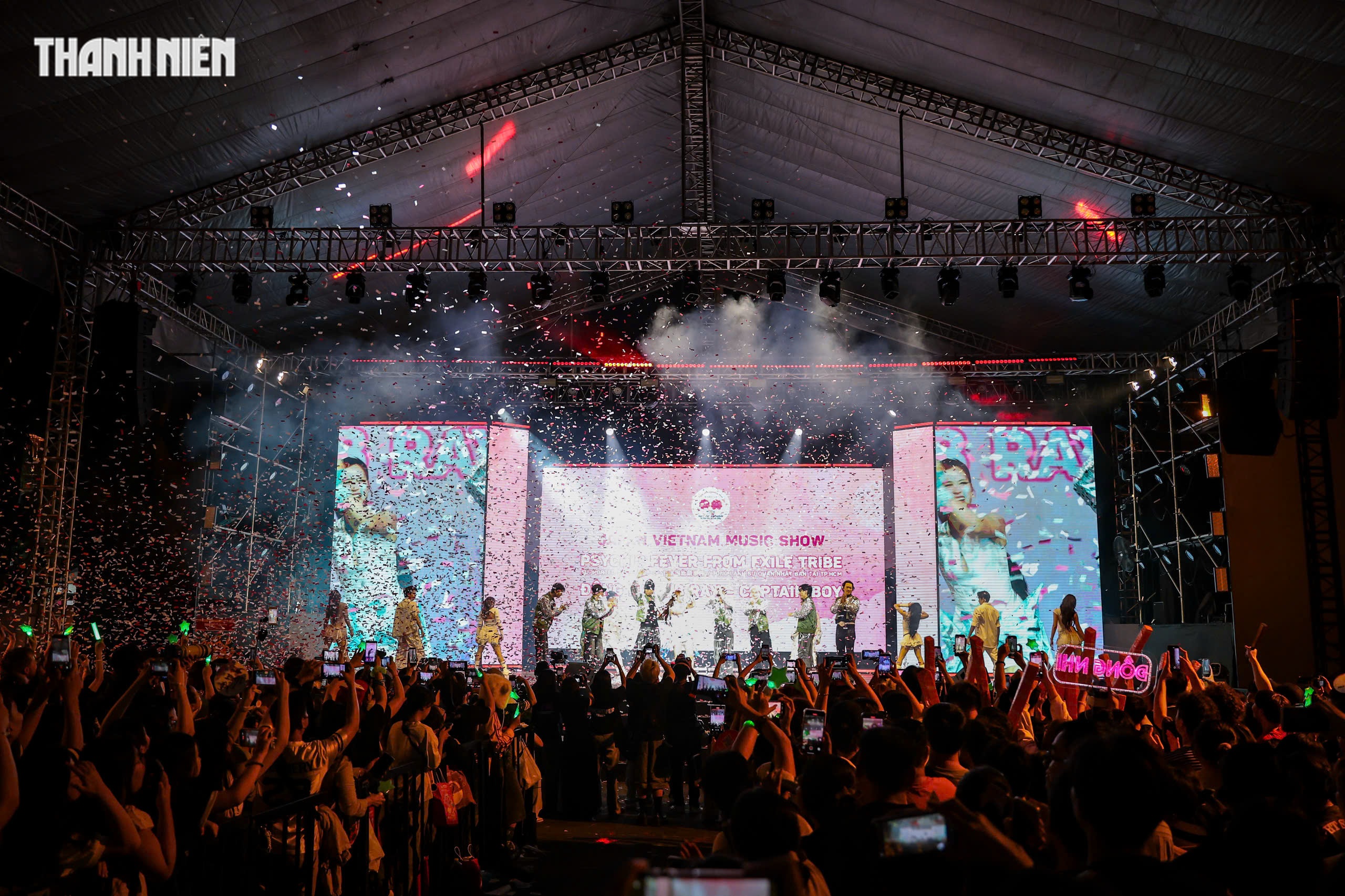 Gặp sự cố trình diễn, Đông Nhi vẫn 'đốt cháy' sân khấu trước hàng ngàn khán giả- Ảnh 5.