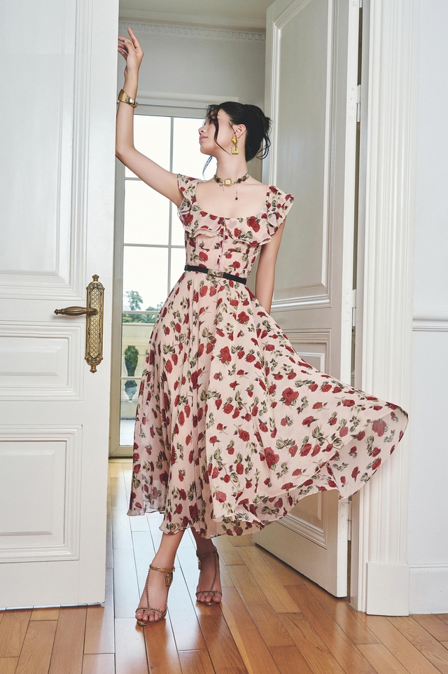 Mùa xuân, mùa diện váy họa tiết lãng mạn- Ảnh 3.