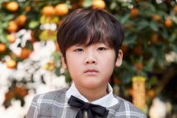 Bé Bo nhà Hòa Minzy mong mẹ 'sớm lấy bố Cương làm chồng'