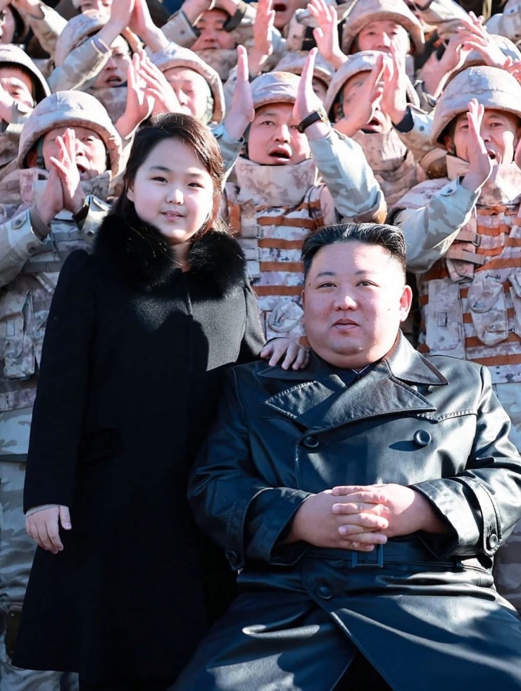 Phong cách của con gái ông Kim Jong-un - 8