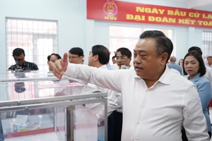 Chủ nhiệm Ủy ban Kiểm tra Trung ương kiểm tra công tác chuẩn bị bầu cử tại Khánh Hòa