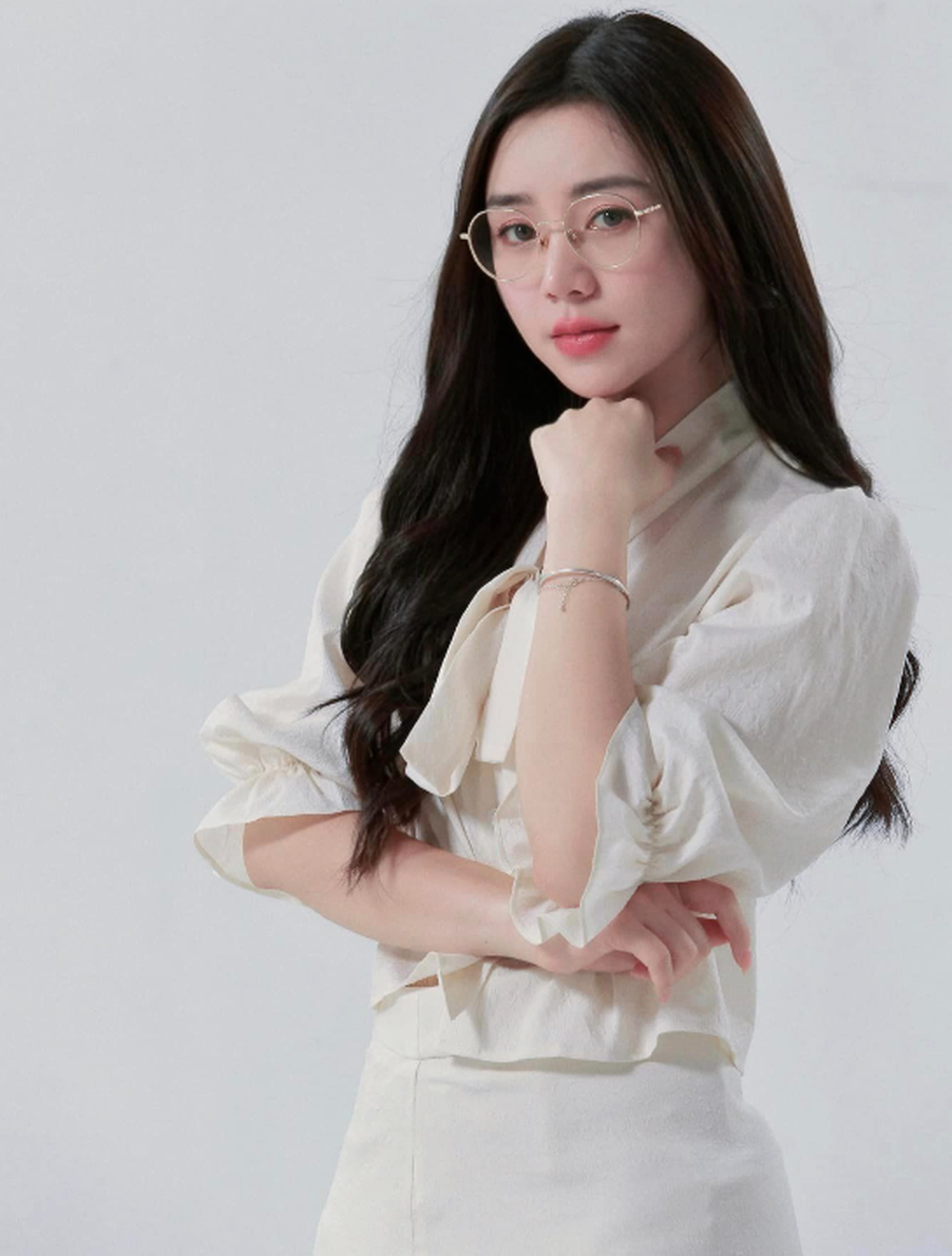 Quỳnh Kool ngày càng đẹp và gợi cảm sau 9 năm từ phim Đi qua mùa hạ - 8