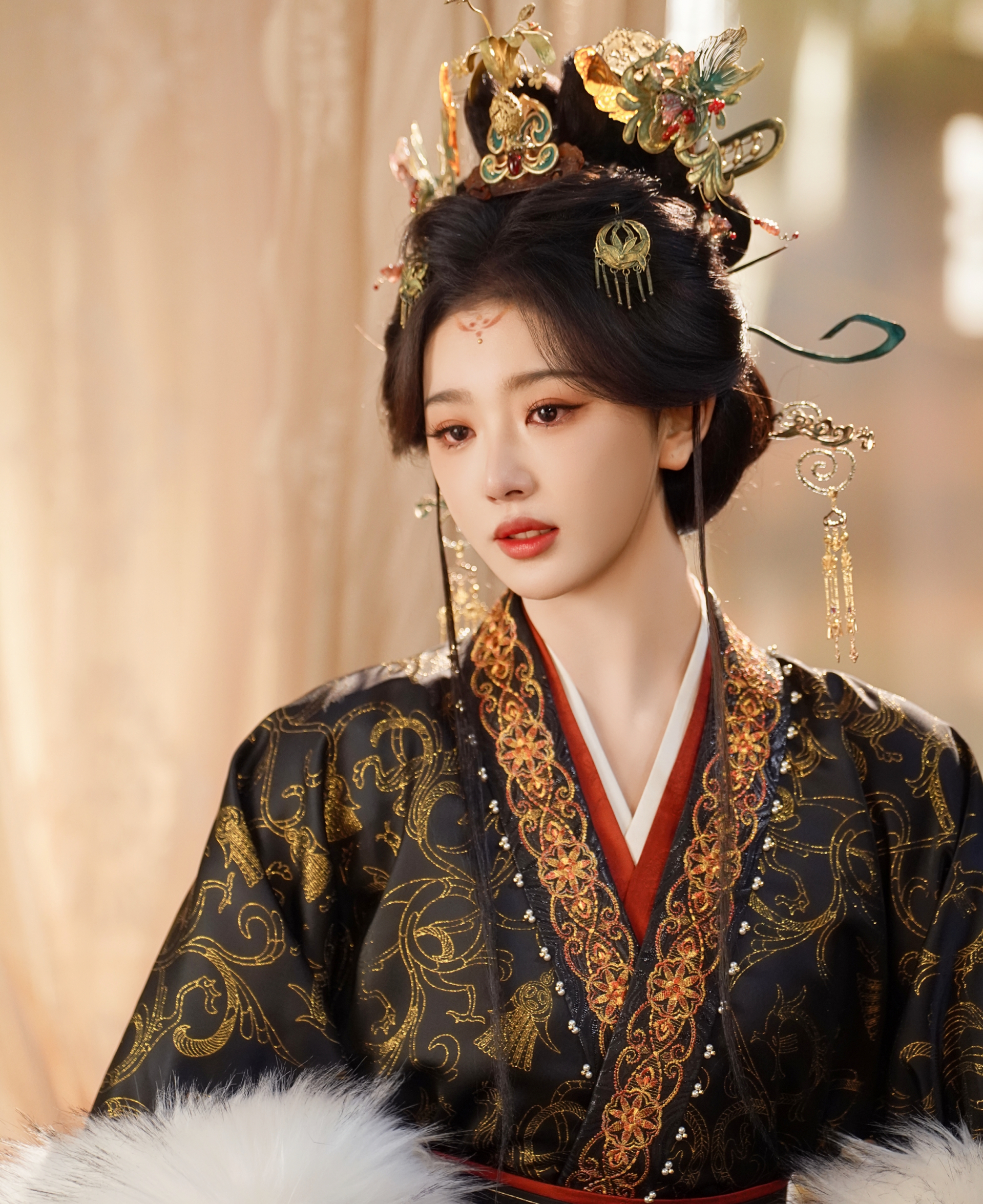 Nhìn dung nhan này mới hiểu vì sao 