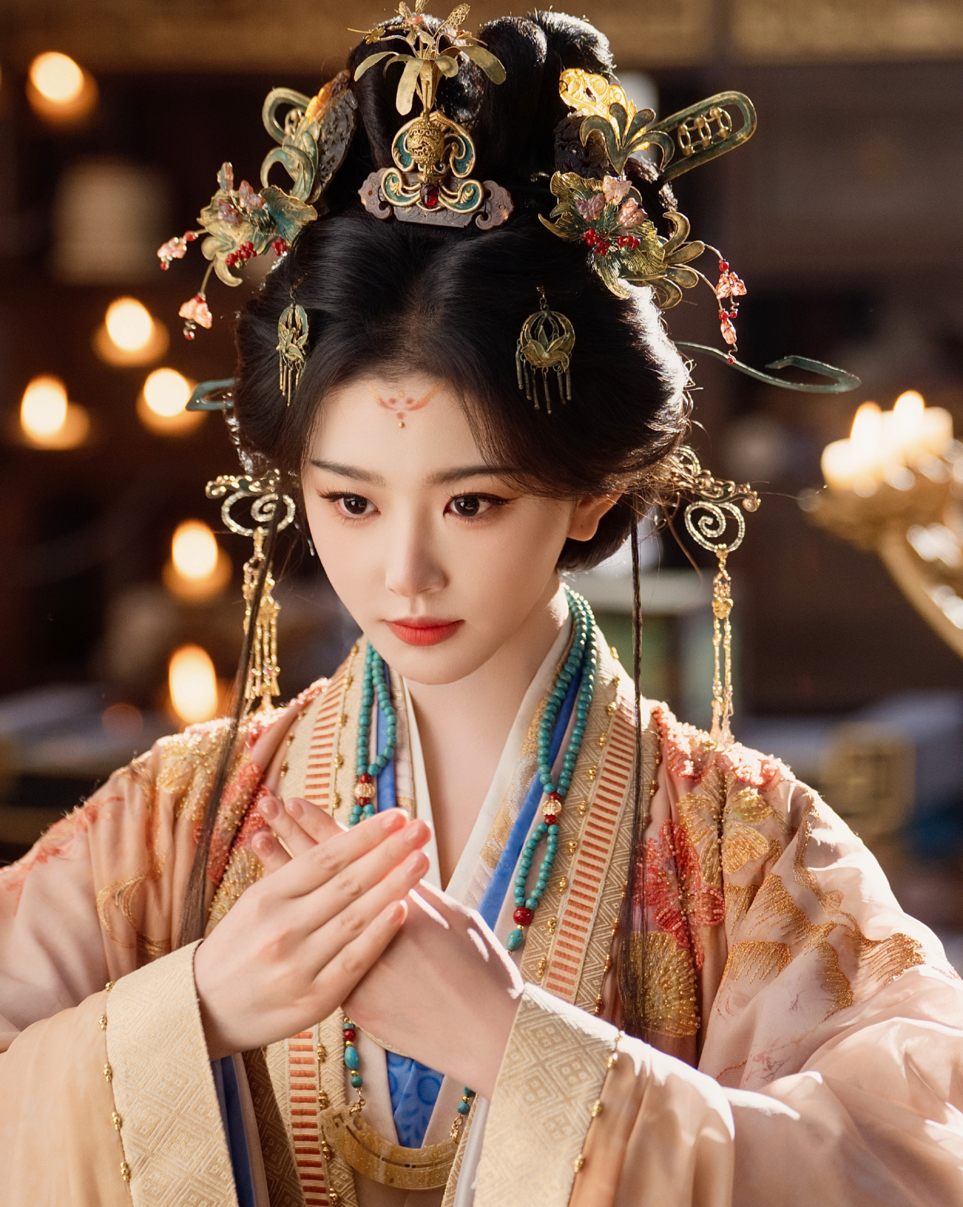 Nhìn dung nhan này mới hiểu vì sao 