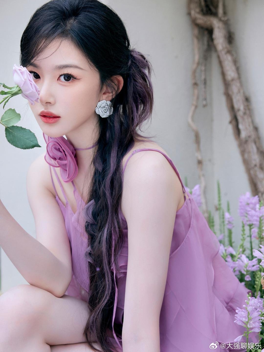 Nhìn dung nhan này mới hiểu vì sao 