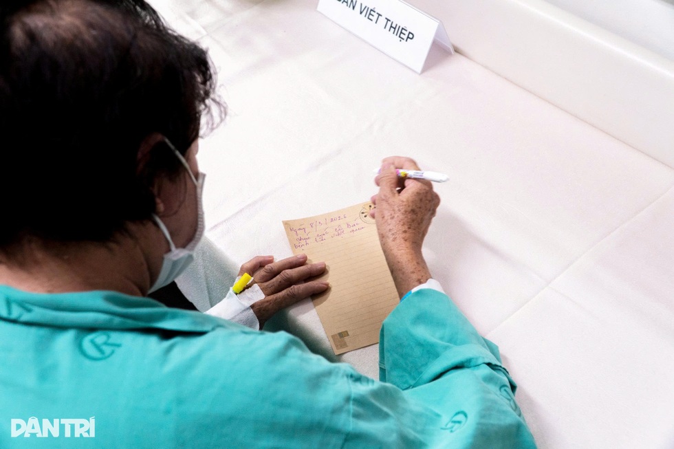 Nữ chiến binh K chạy bộ trước khi mổ khối u, đầu cạo trọc tham gia marathon - 4