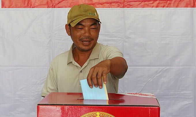 Người dân đặc khu bỏ phiếu bầu cử sáng 8/3. Ảnh: Dương Đông