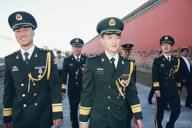 Minh tinh - sĩ quan đặc công nên duyên nhờ show nhập ngũ: 