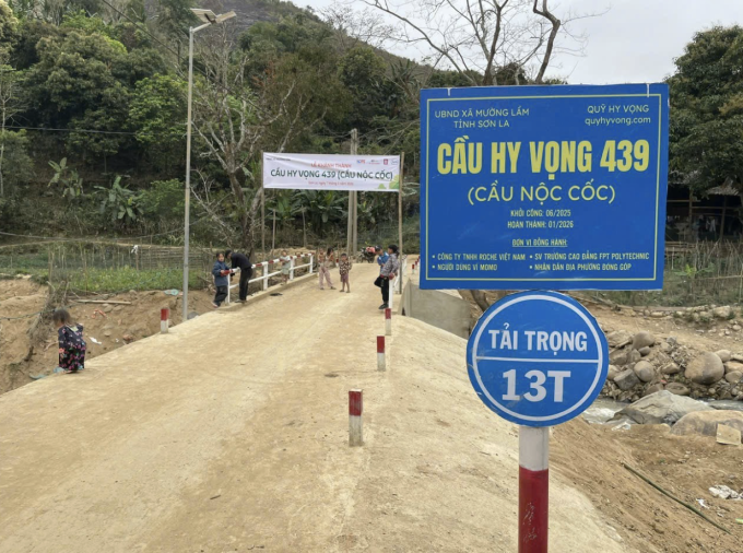 Cầu mới có trọng tải 133 tấn, giúp giao thương thuận lợi hơn.