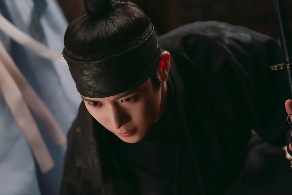 Thích ngắm trai đẹp phải xem phim Hàn đang top 1 Việt Nam: 9 mỹ nam đại chiến visual, nữ chính may mắn nhất trần đời- Ảnh 9.