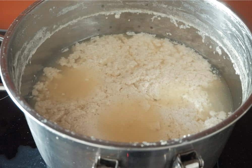 Vì sao có miếng đậu phụ mềm, có miếng lại bở: Người bán tiết lộ lý do- Ảnh 2.