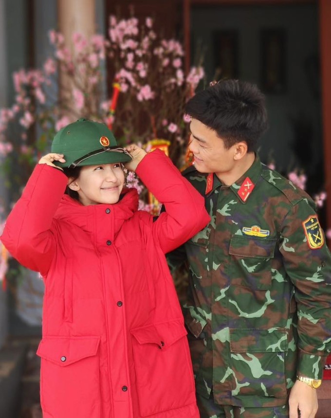 Chồng sắp cưới Hòa Minzy được khen ngoại hình rắn rỏi, đẹp trai - 4