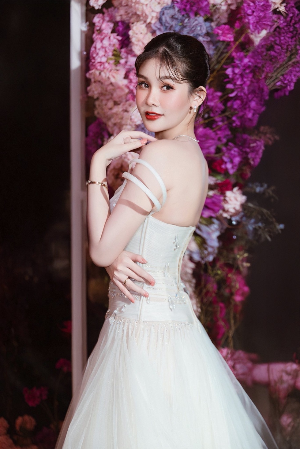 Hoa hậu Lê Âu Ngân Anh: “Tôi hạnh phúc vì được chọn con đường giáo dục” - 11