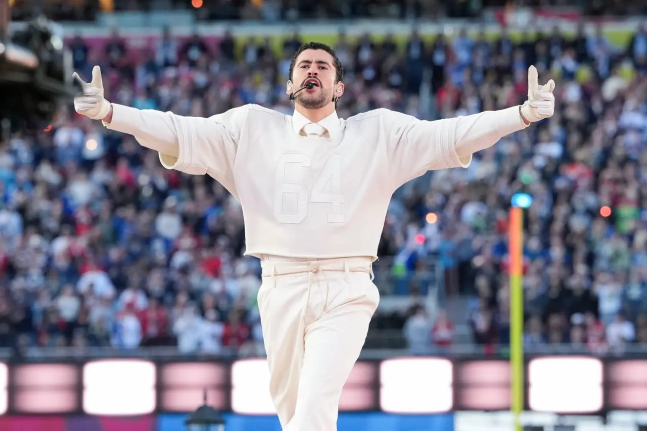 Chàng trai thân mật khoác vai Lisa (BLACKPINK): Giành giải Grammy, lập kỷ lục 4,1 tỷ views vẫn bị Tổng thống Trump chê- Ảnh 7.