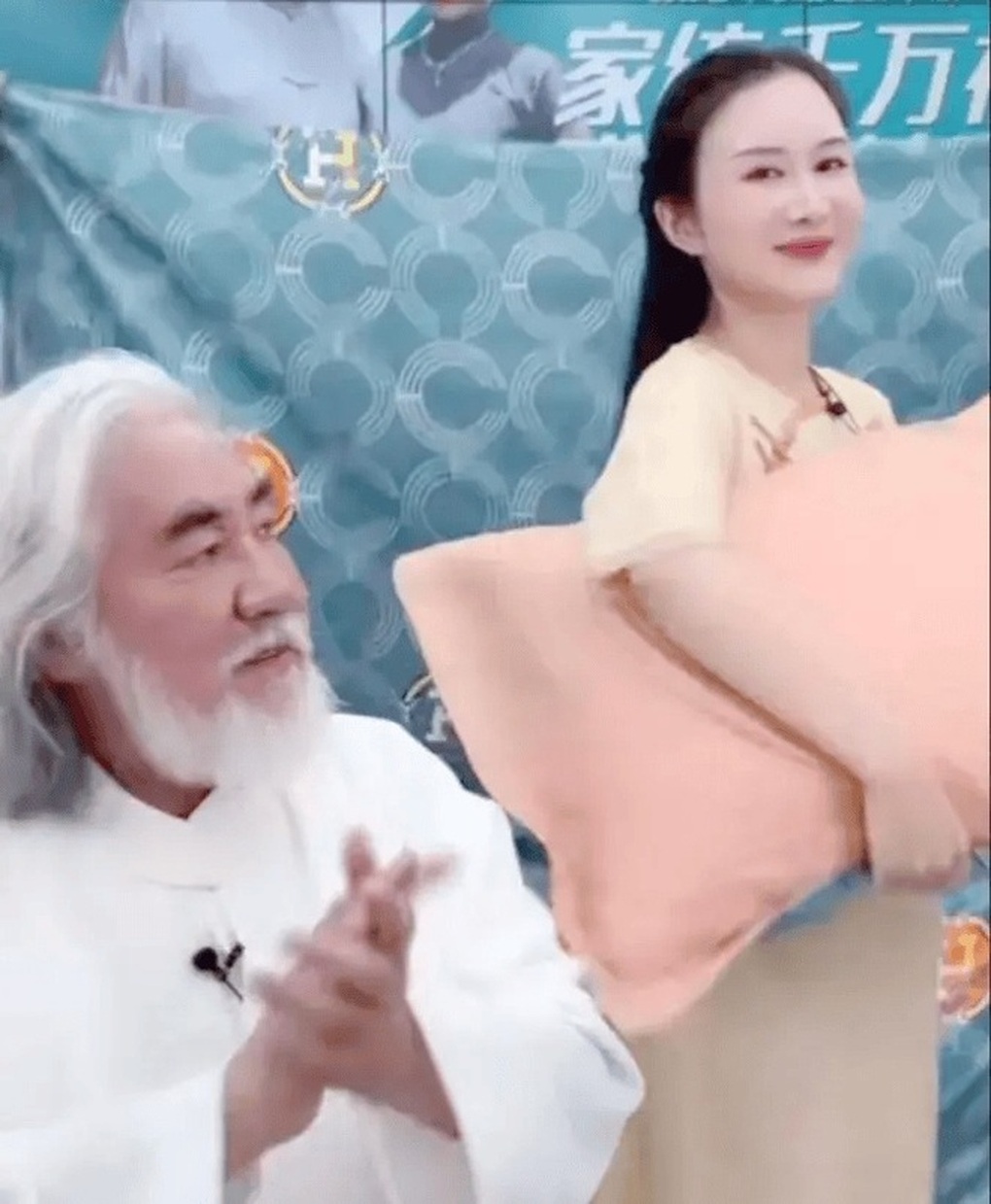 Hôn nhân chênh 31 tuổi của đạo diễn Trương Kỷ Trung và người vợ xinh đẹp - 3