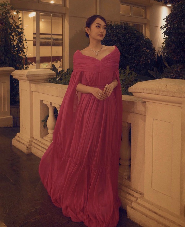 Gu thời trang hack dáng của mỹ nhân Việt 1m50 lọt top 100 gương mặt đẹp thế giới 8 Gu thời trang hack dáng của mỹ nhân Việt 1m50 lọt top 100 gương mặt đẹp thế giới - 7