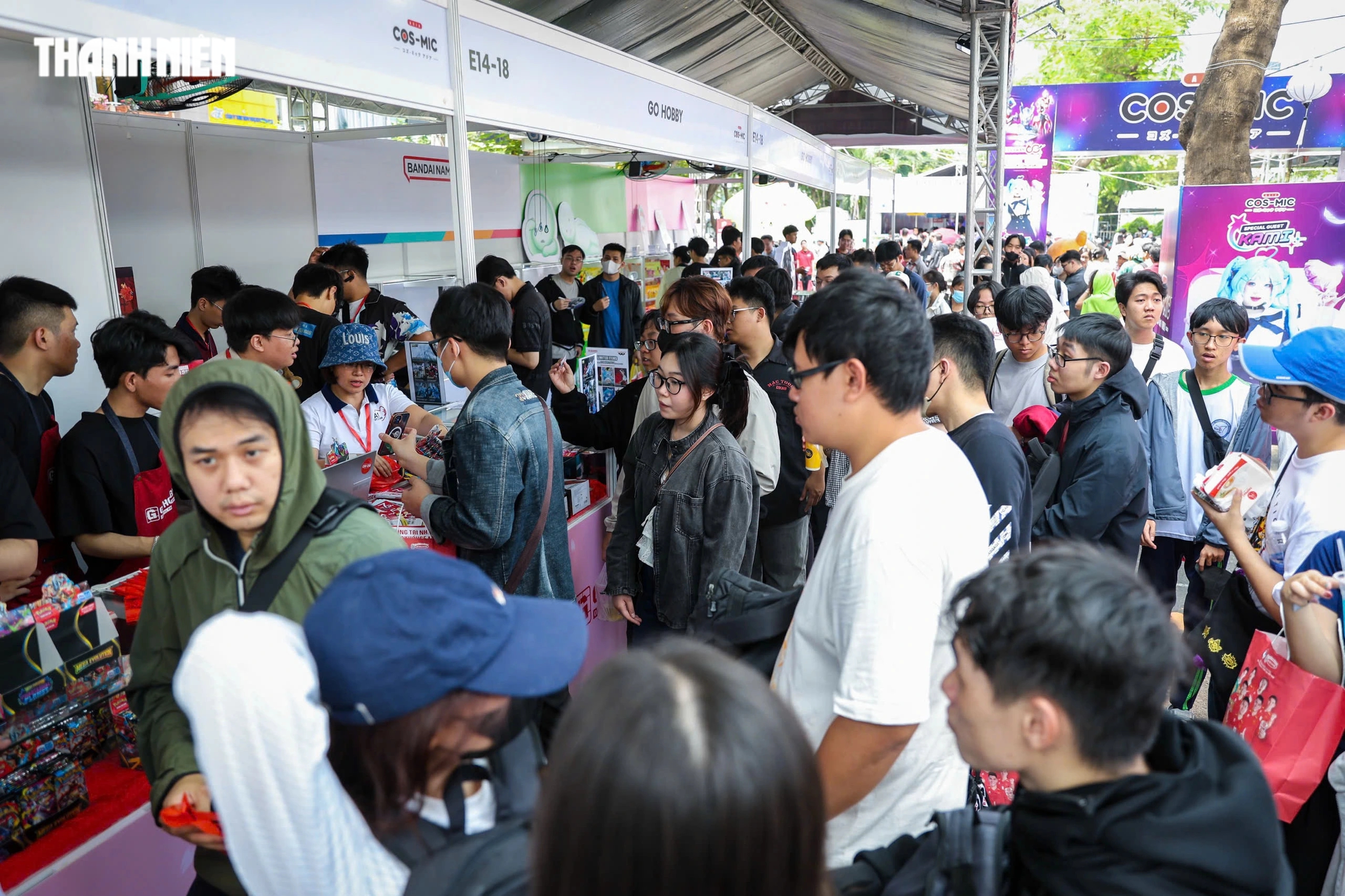 Siêu nhân Ultraman 'khuấy đảo' bế mạc lễ hội Việt - Nhật 2026- Ảnh 7. Siêu nhân Ultraman 'khuấy đảo' bế mạc lễ hội Việt - Nhật 2026- Ảnh 7.