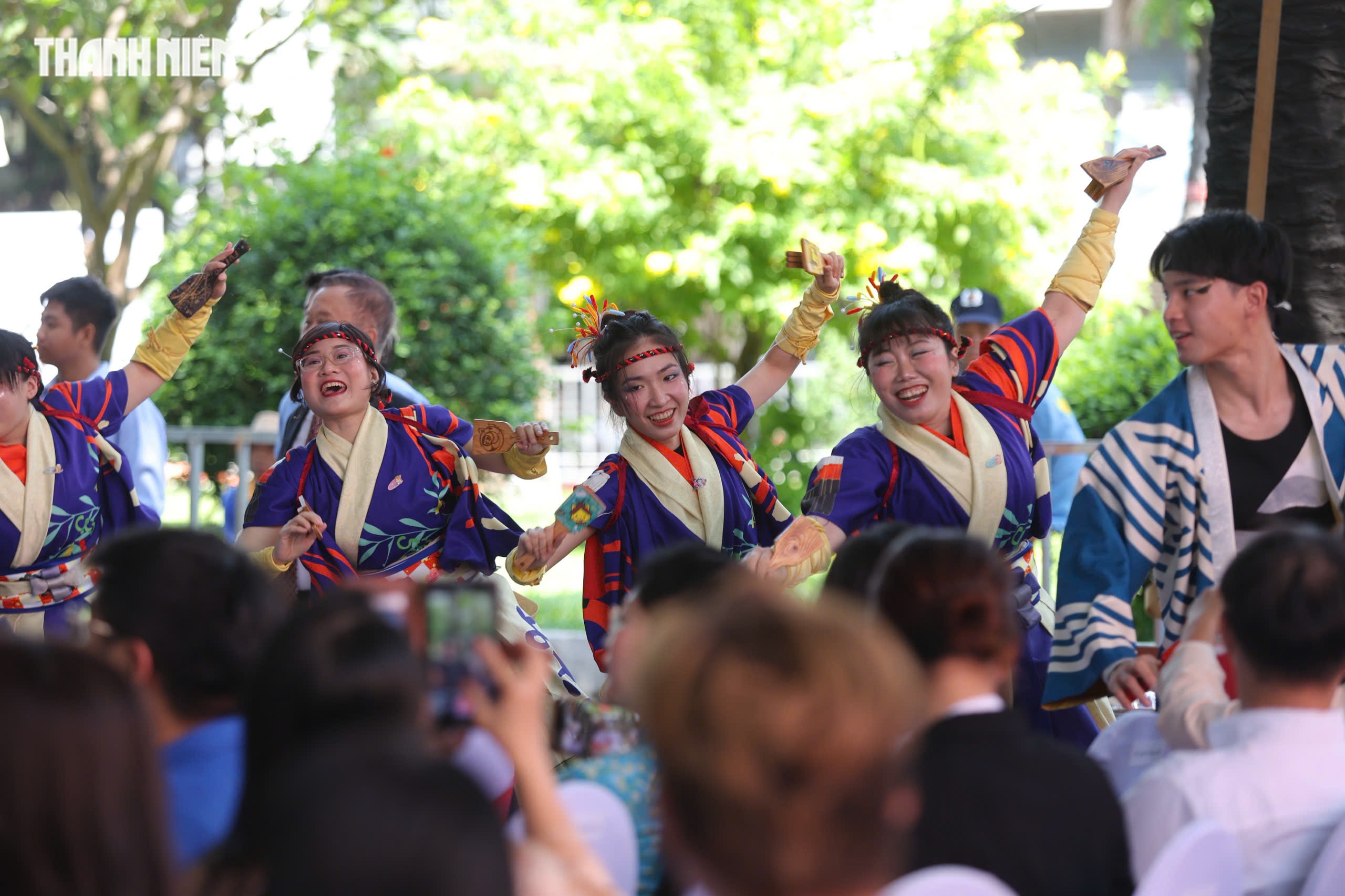 Siêu nhân Ultraman 'khuấy đảo' bế mạc lễ hội Việt - Nhật 2026- Ảnh 11. Siêu nhân Ultraman 'khuấy đảo' bế mạc lễ hội Việt - Nhật 2026- Ảnh 11.