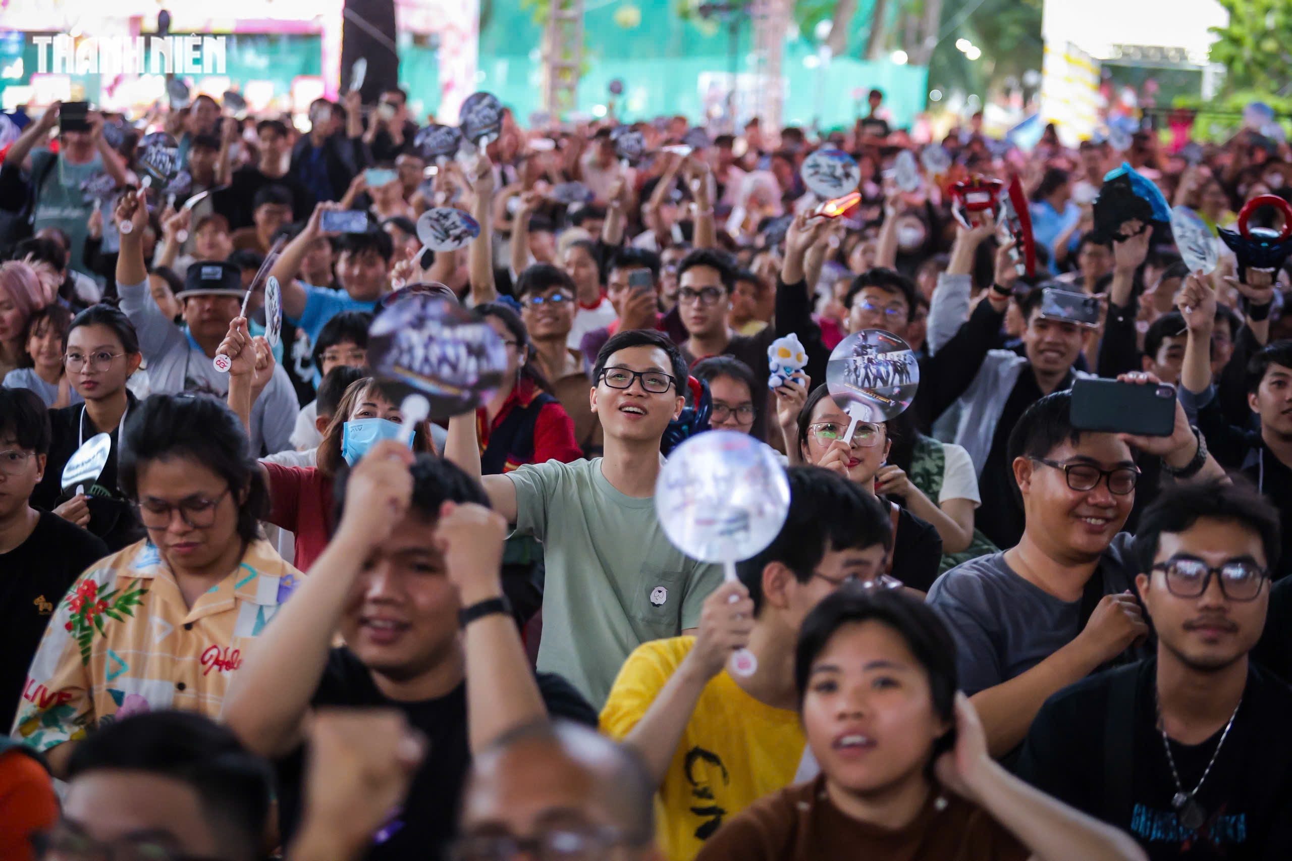 Siêu nhân Ultraman 'khuấy đảo' bế mạc lễ hội Việt - Nhật 2026- Ảnh 12. Siêu nhân Ultraman 'khuấy đảo' bế mạc lễ hội Việt - Nhật 2026- Ảnh 12.