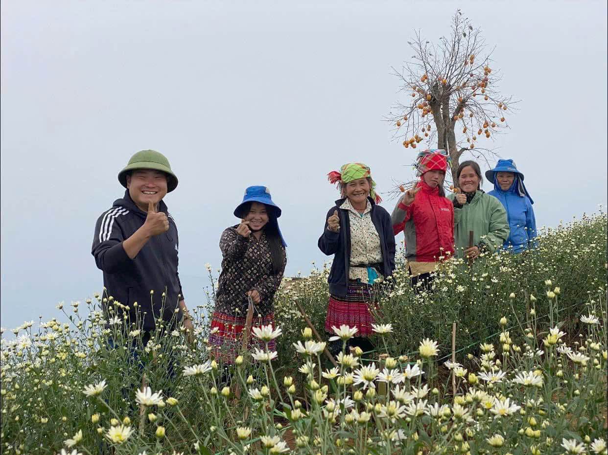 Sùng A Tủa khởi nghiệp du lịch Phình Hồ: Biến khó khăn thành cơ hội phát triển - Ảnh 2.