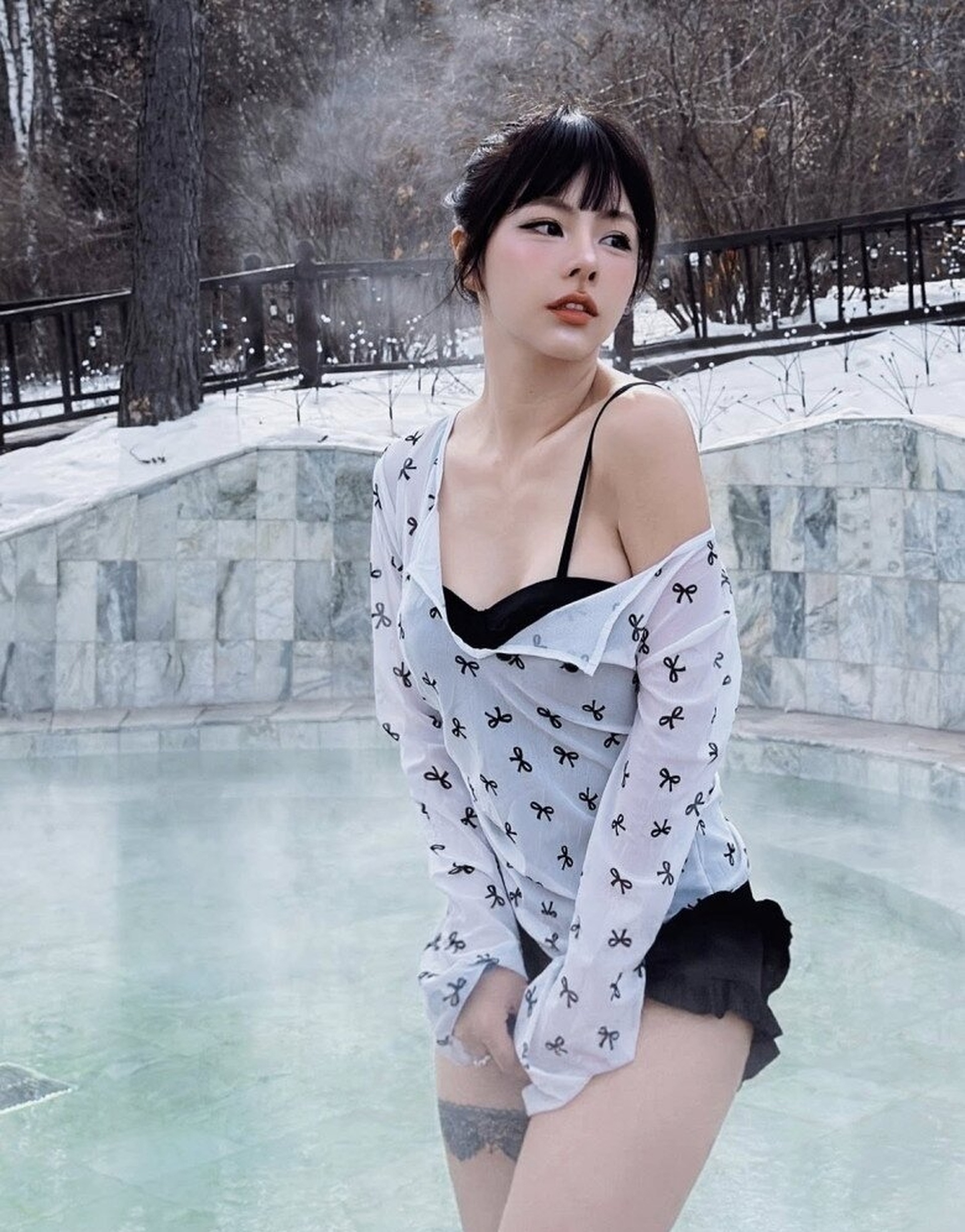 Loạt mỹ nhân Việt chuộng mốt mặc bikini táo bạo giữa tuyết trắng xóa - 3