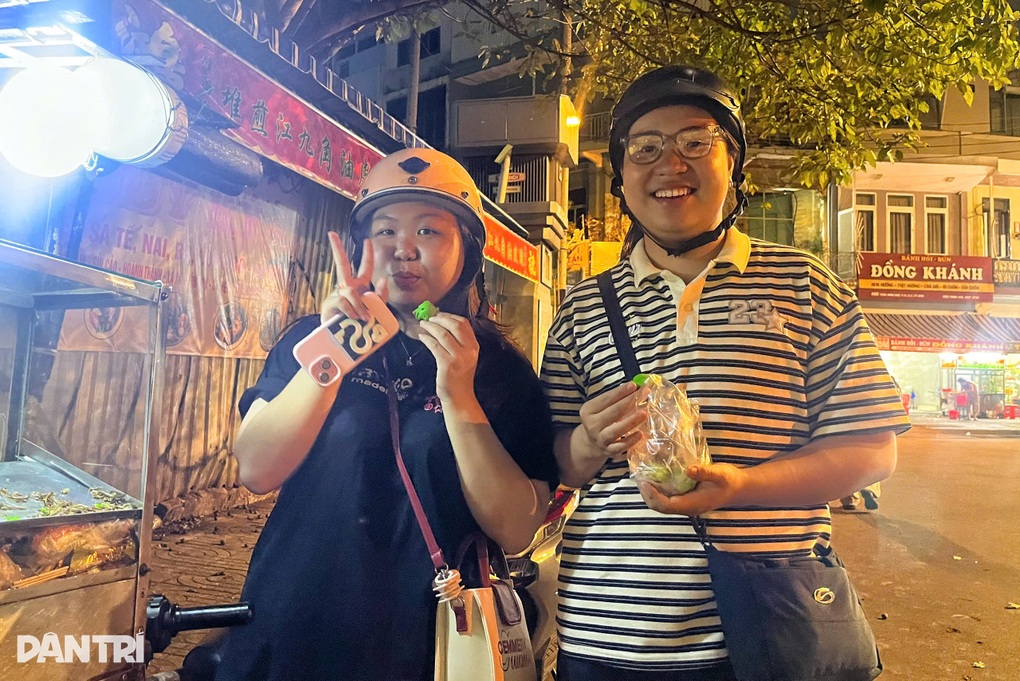 Xe “bánh bò ma” của ông lão chỉ xuất hiện 2 đêm mỗi tuần ở TPHCM - 4