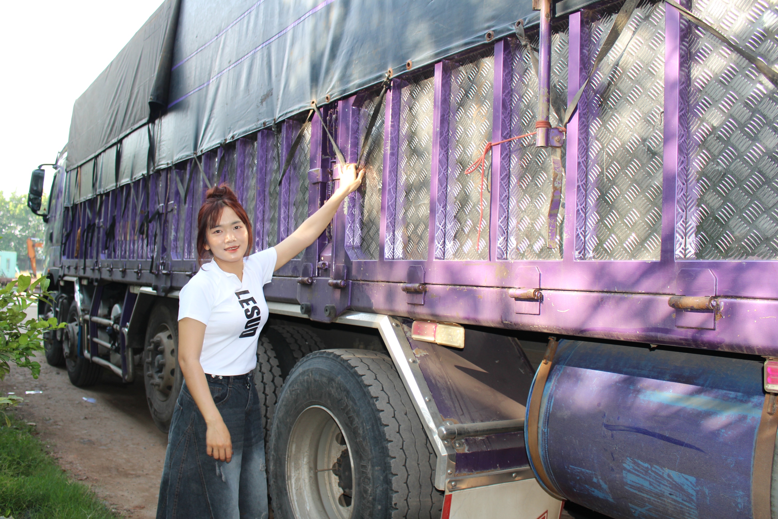 Cô gái Gia Lai 26 tuổi lái xe tải xuyên Việt, một tháng ngủ cabin 25 ngày- Ảnh 2.