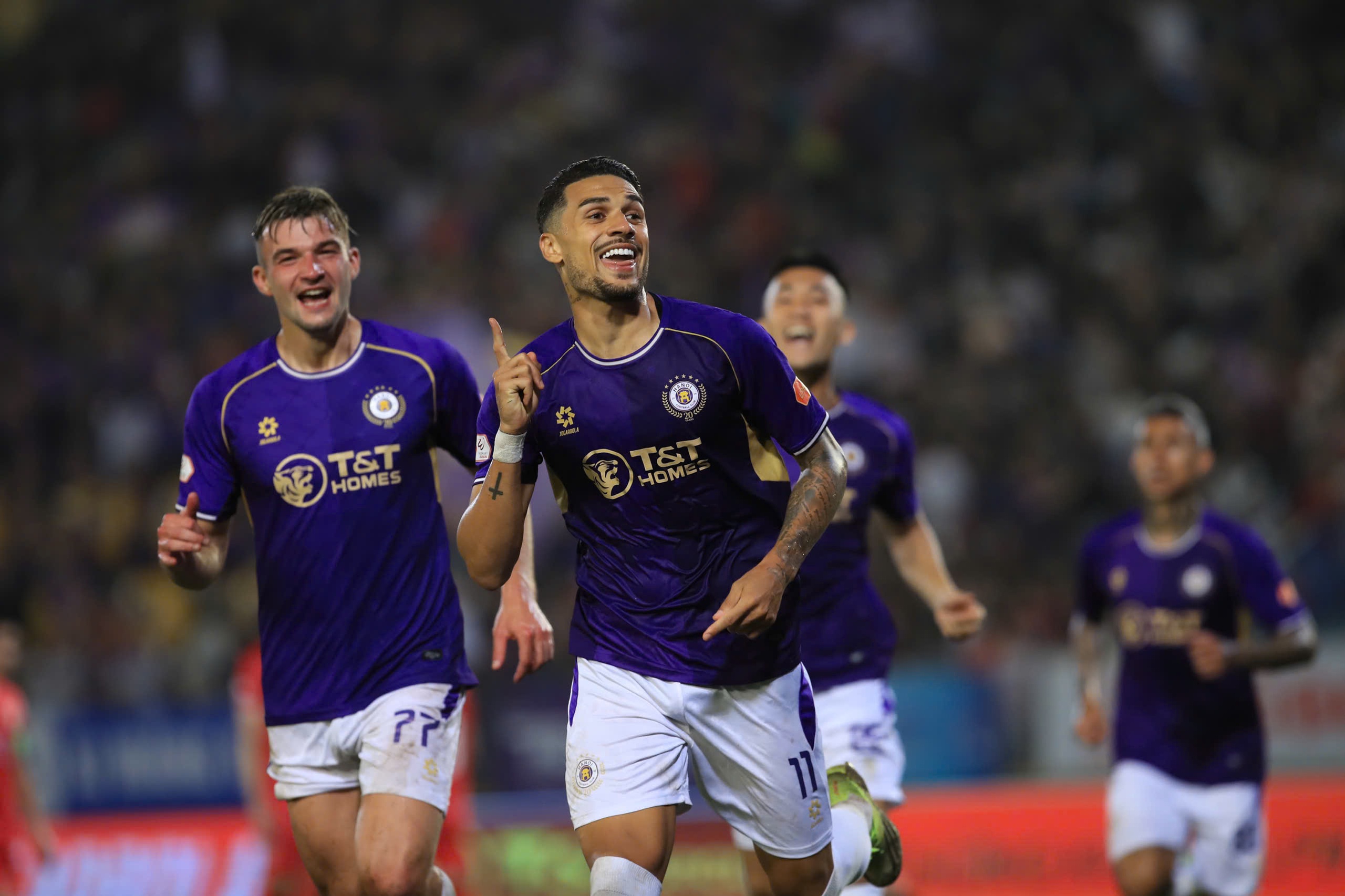 HLV Polking tiếc đứt ruột khi CLB CAHN đứt mạch bất bại, Hoàng Hên bất ngờ nhắc đến ông Kim Sang-sik- Ảnh 4. HLV Polking tiếc đứt ruột khi CLB CAHN đứt mạch bất bại, Hoàng Hên bất ngờ nhắc đến ông Kim Sang-sik- Ảnh 4.