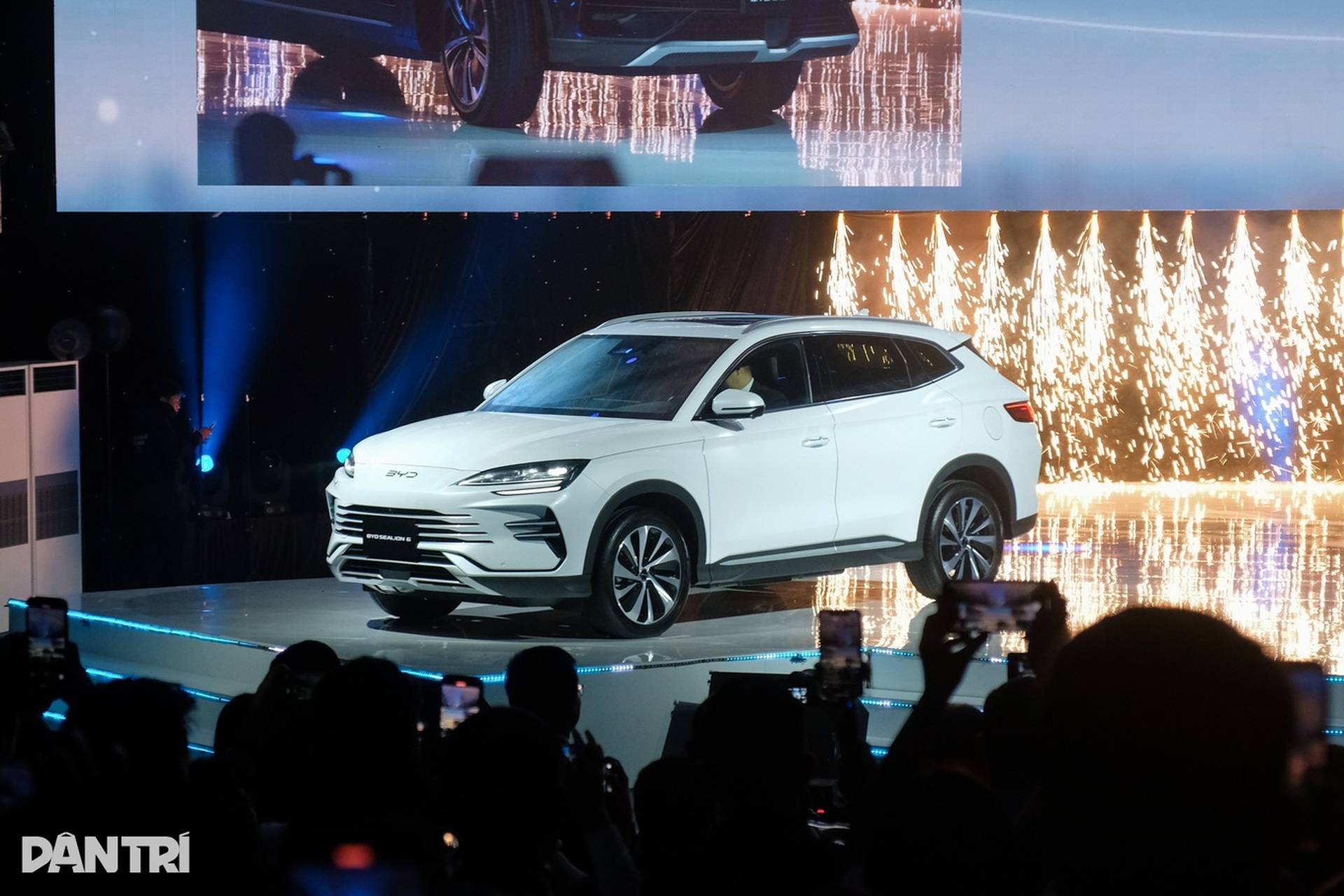 Điểm danh những mẫu ô tô tiêu thụ xăng chỉ khoảng 100.000 đồng cho 100km - 8 Điểm danh những mẫu ô tô tiêu thụ xăng chỉ khoảng 100.000 đồng cho 100km - 8