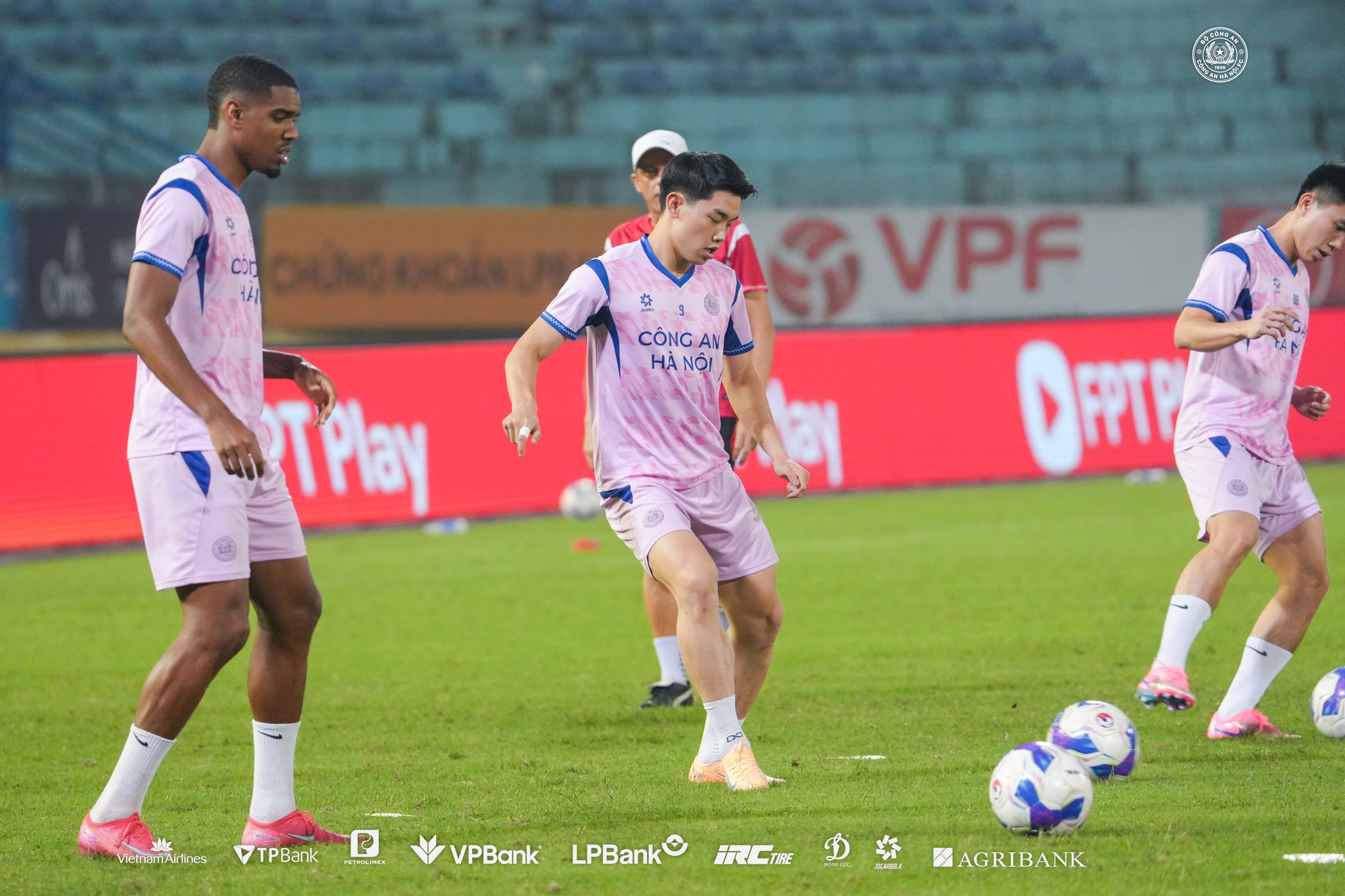 “Vua phá lưới” trẻ và bài toán ghi bàn ở V-League 3 Đình Bắc: “Vua phá lưới” trẻ và bài toán ghi bàn ở V-League - Ảnh 3.