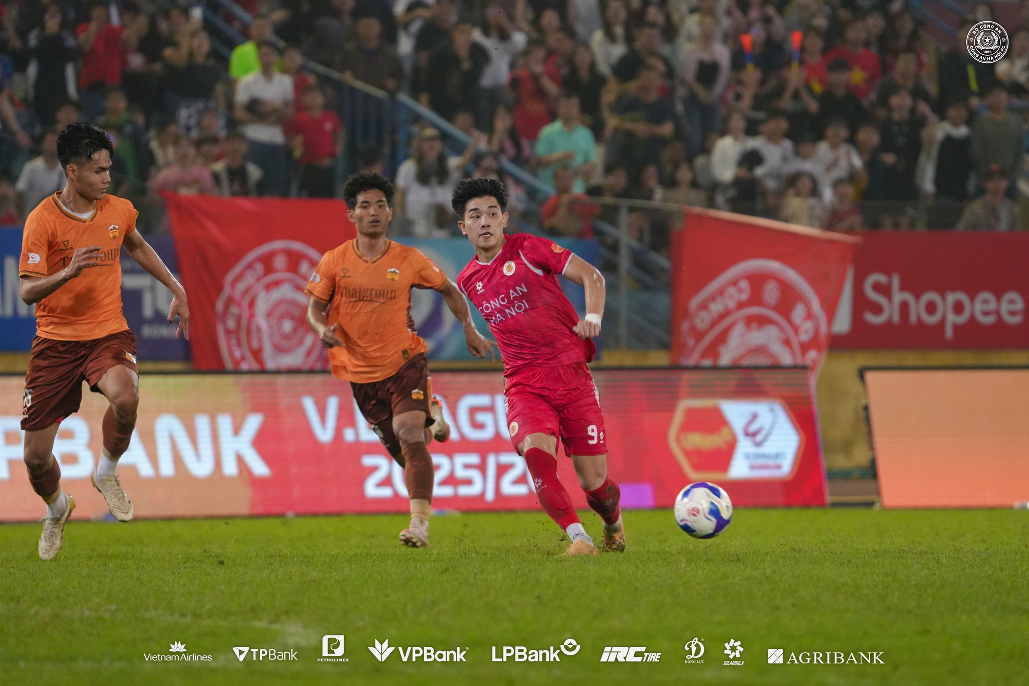 “Vua phá lưới” trẻ và bài toán ghi bàn ở V-League 4 Đình Bắc: “Vua phá lưới” trẻ và bài toán ghi bàn ở V-League - Ảnh 4.