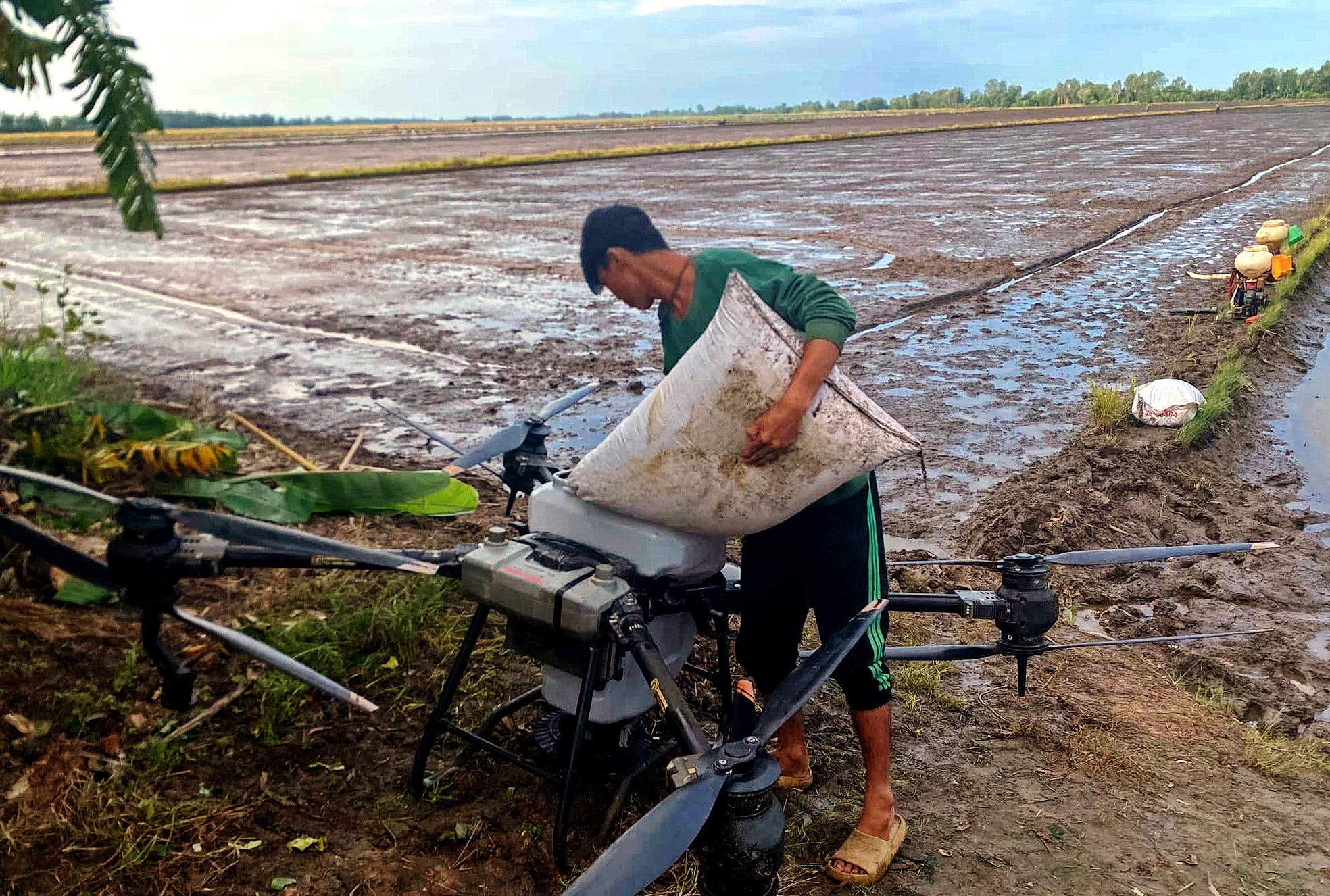 Phát triển kinh tế tầm thấp: Phải có cơ chế mở và không gian thử nghiệm đủ lớn - Ảnh 4. UAV - Ảnh 4.