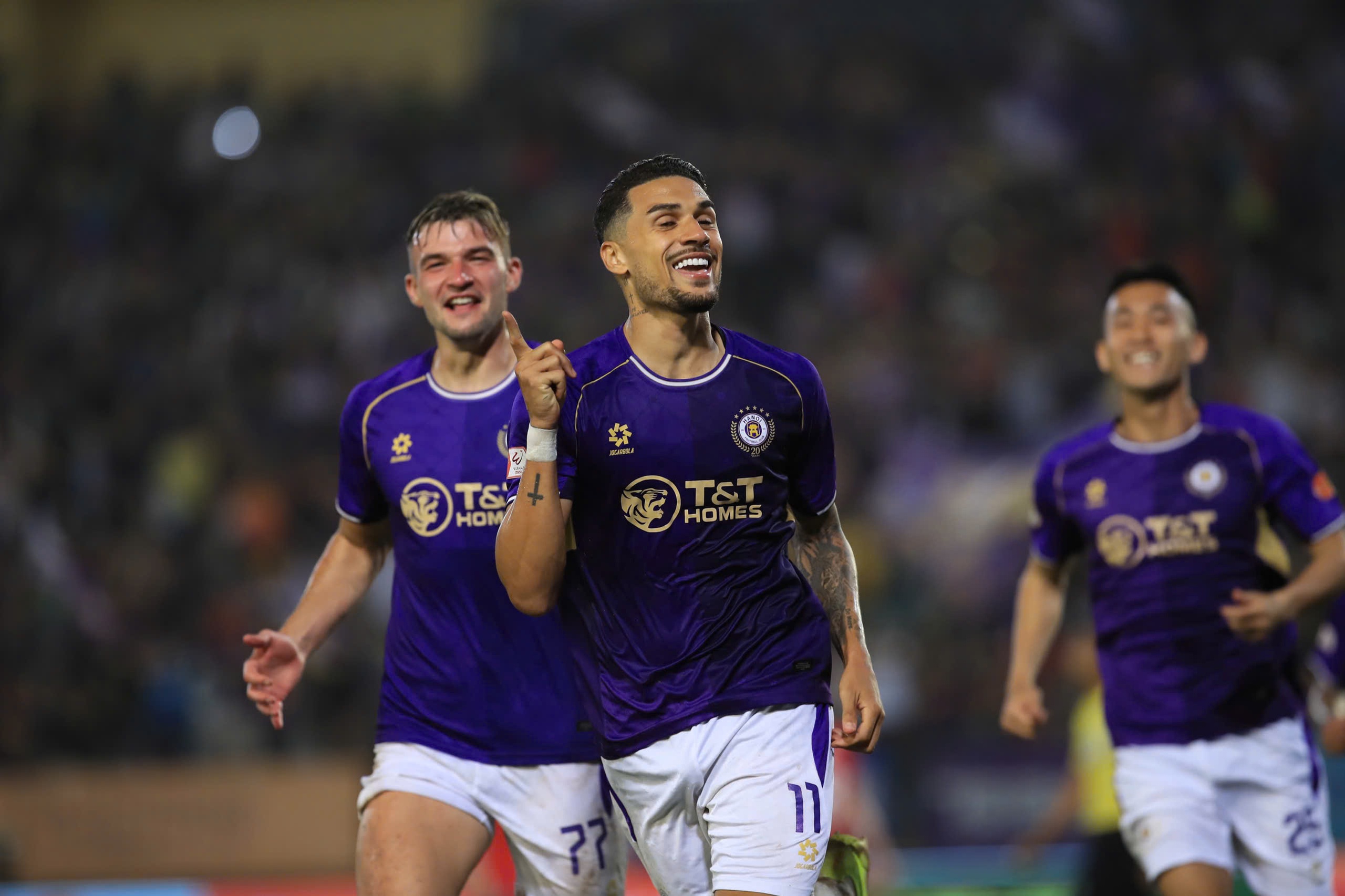 VFF dí dỏm báo tin nhân sự cực mới lên đội tuyển Việt Nam: Vừa 'Son' vừa 'Hên'- Ảnh 3.