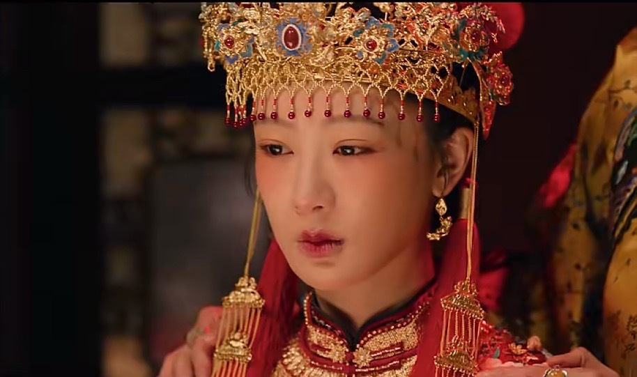 Cô dâu đang bị chê khắp MXH: Nhan sắc không bằng 