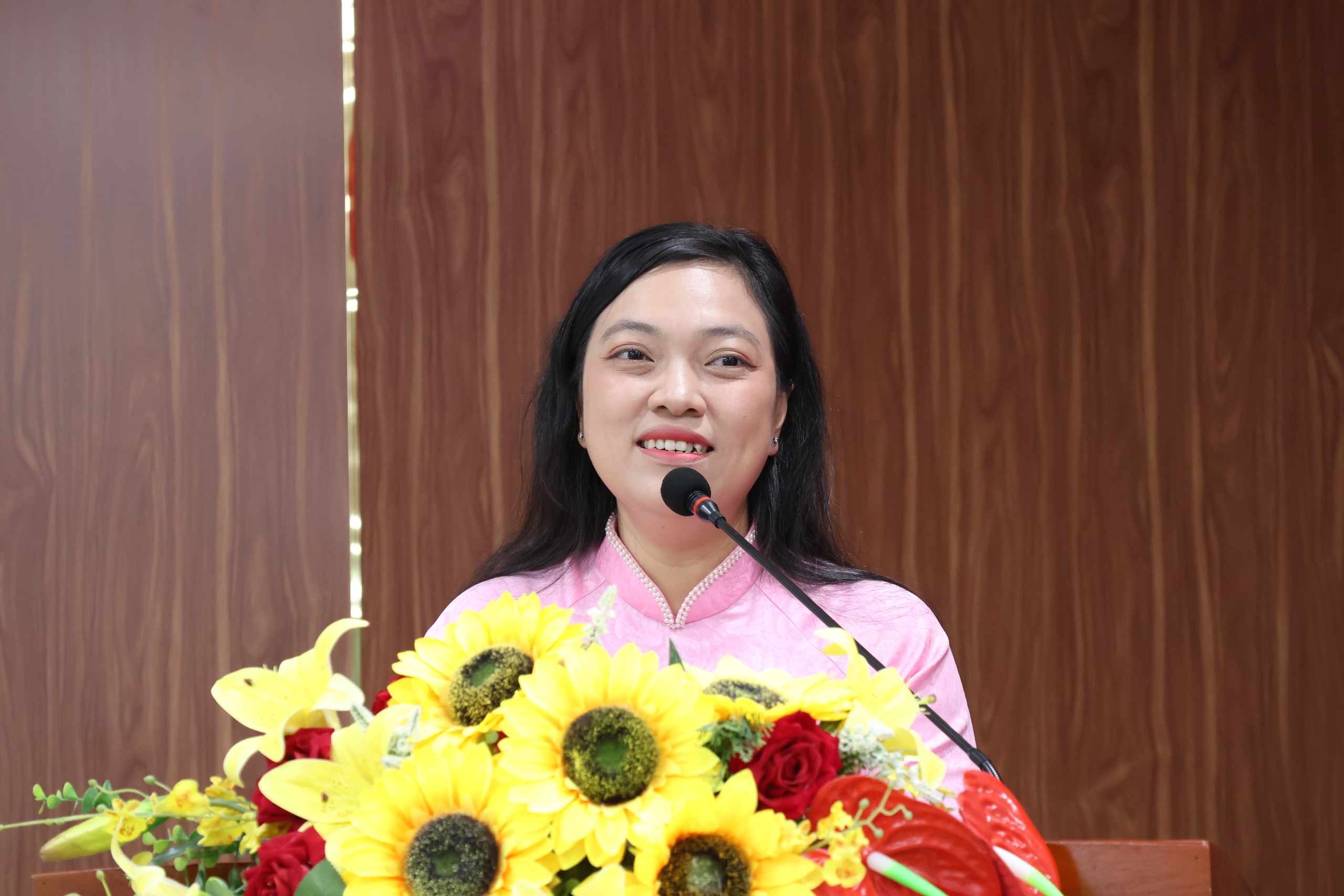 Cử tri TPHCM đề xuất nghiên cứu dừng sân golf 111 ha để mở rộng sân bay Tân Sơn Nhất - Ảnh 7.