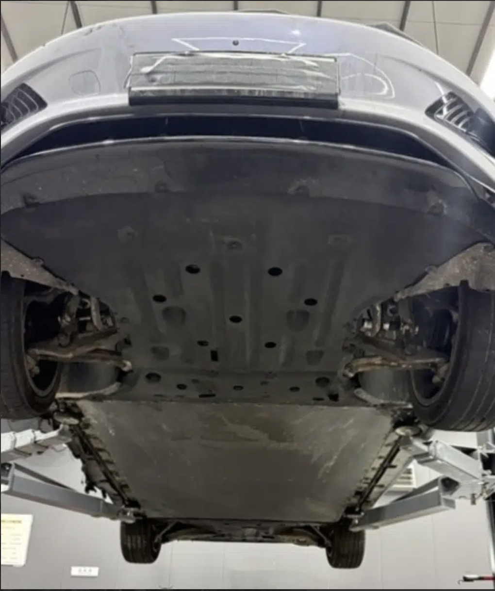 Pin sạc dự phòng khiến chiếc xe điện bốc cháy ngùn ngụt giữa đường - 4