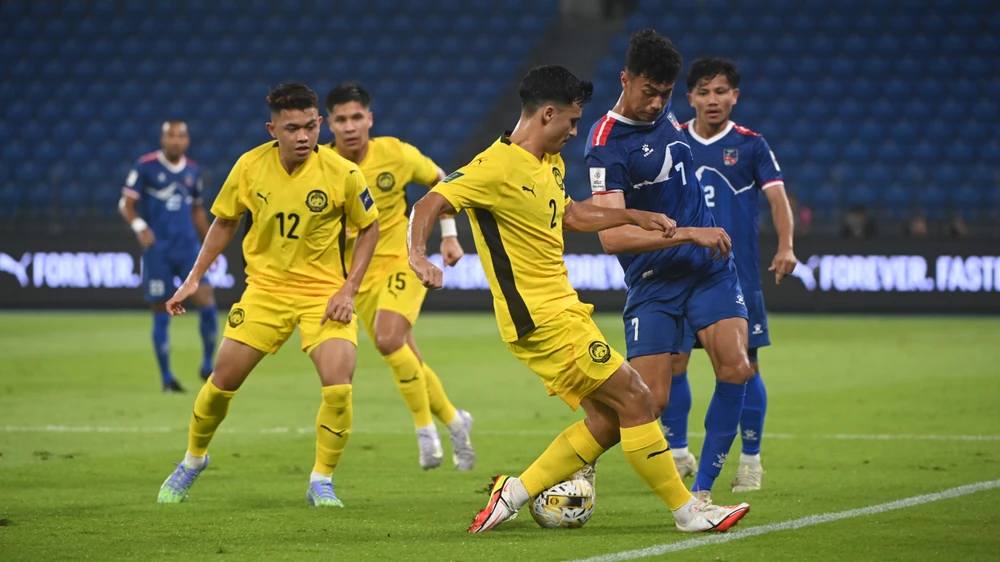 Malaysia có sử dụng cầu thủ nhập tịch "lậu" trong trận thắng Nepal 2-0. Ảnh: TNST. nong-doi-tuyen-malaysia-chac-chan-bi-xu-thua-nepal-va-viet-nam-0-3 (1).jpg