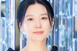 Lee Young Ae được khen 'đẹp bất biến' tuổi 54